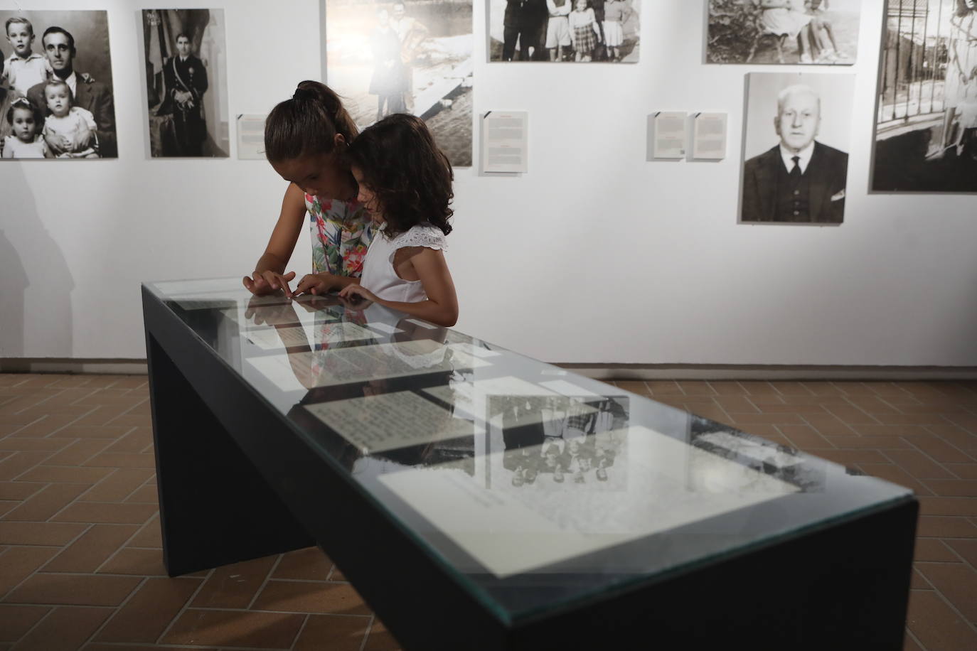 Las imágenes de la exposición sobre la explosión de Cádiz de 1947
