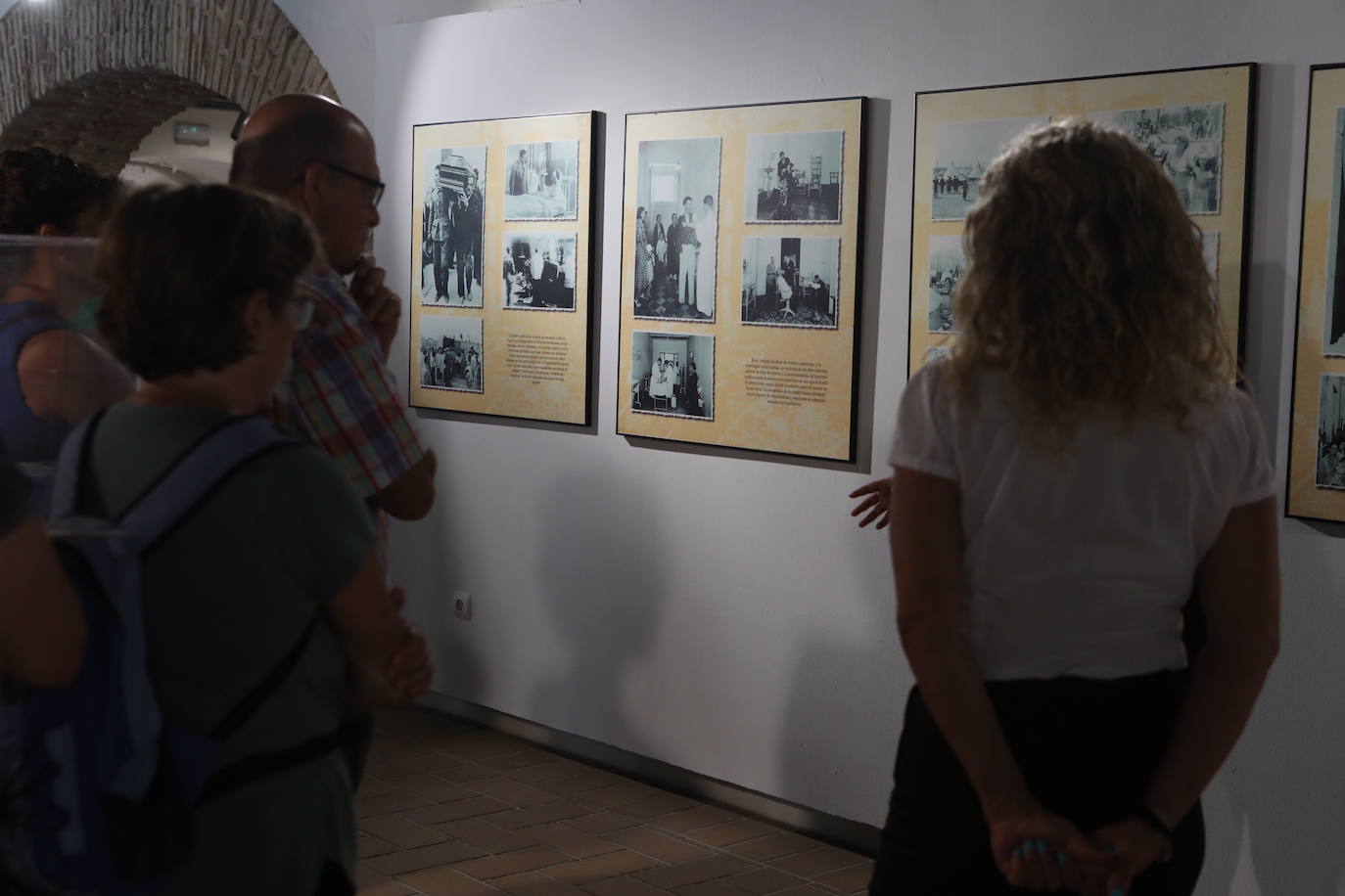 Las imágenes de la exposición sobre la explosión de Cádiz de 1947