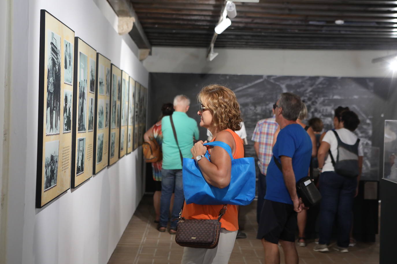 Las imágenes de la exposición sobre la explosión de Cádiz de 1947