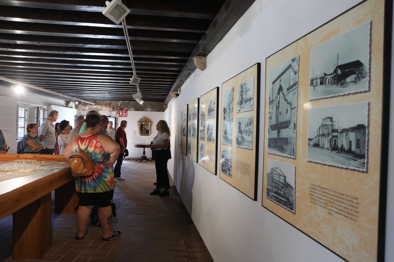 Las imágenes de la exposición sobre la explosión de Cádiz de 1947