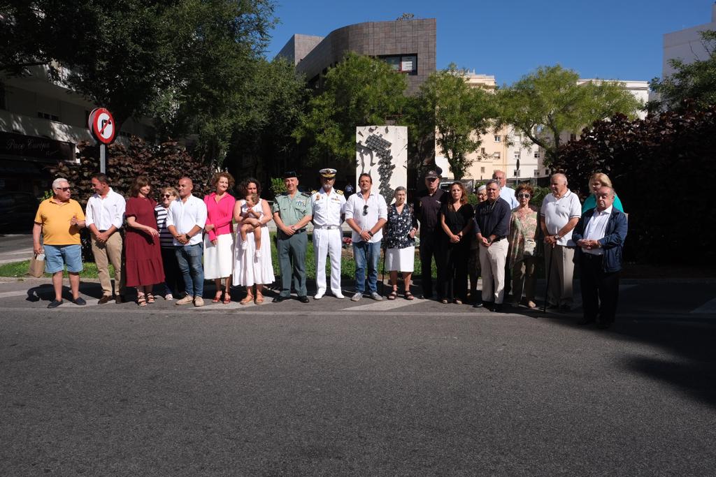 Fotos: el acto del Ayuntamiento para conmemorar los 75 años de la Gran Explosión de Cádiz