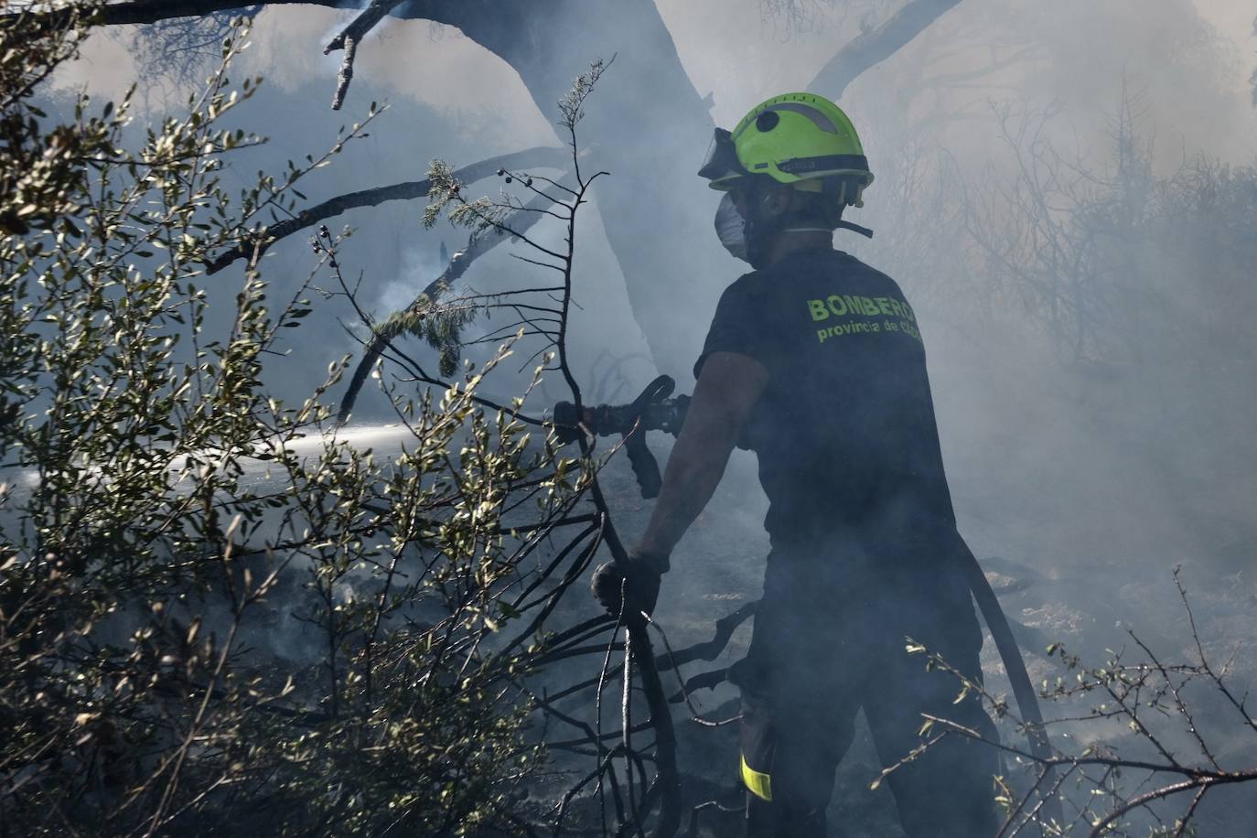 Las imágenes del incendio en Puerto Real