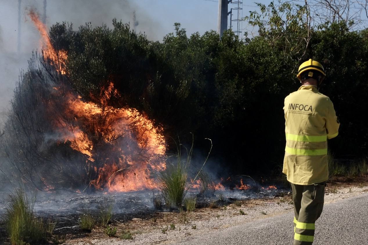 Las imágenes del incendio en Puerto Real