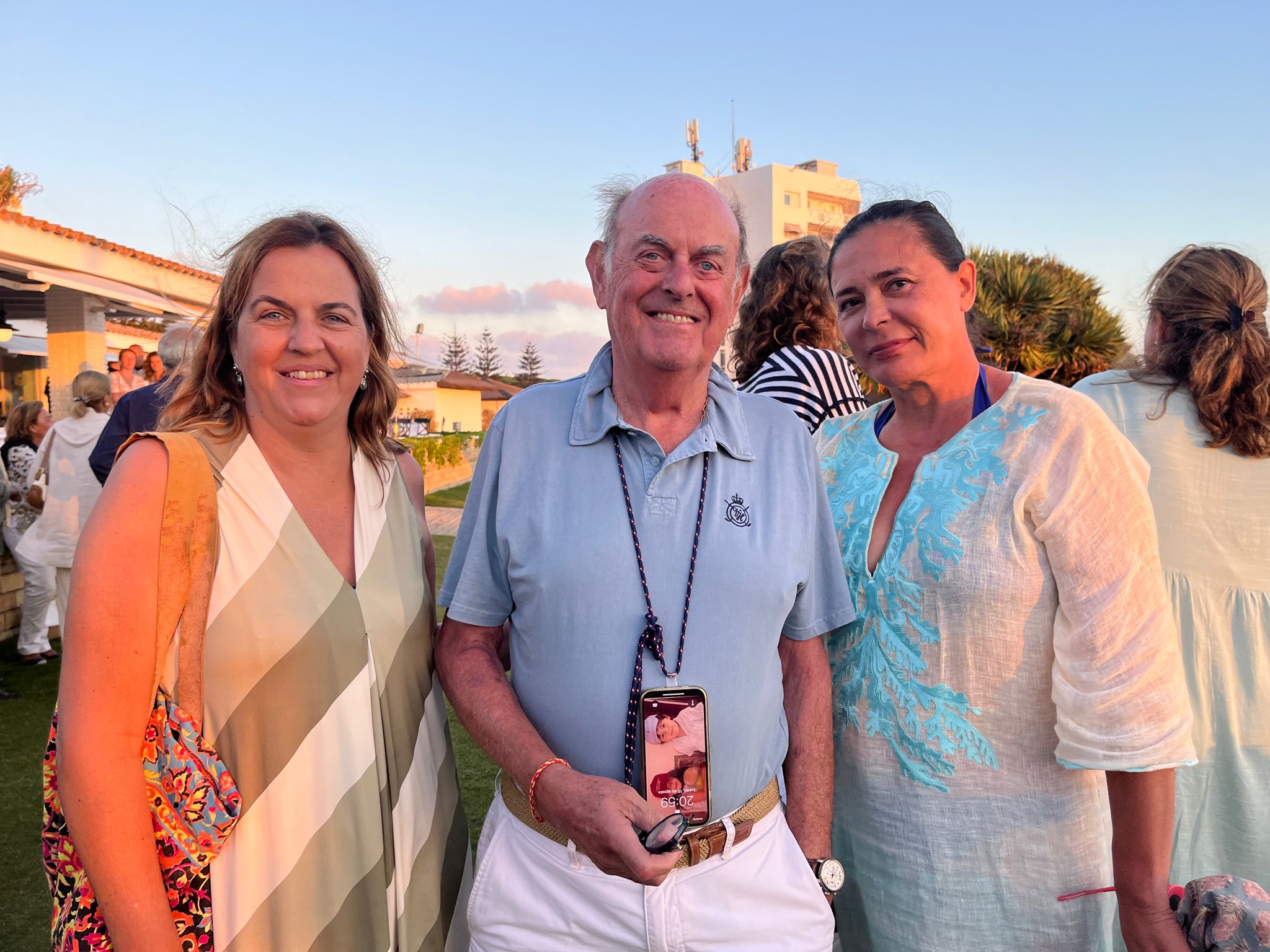 Fabiola Cortes Funes, Hernán Cortés Funes y Blanca Picasso.