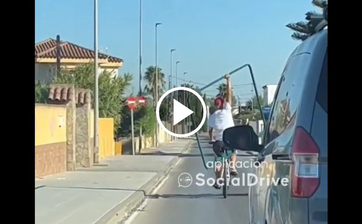 Imagen del ciclista por Sanlúcar de Barrameda