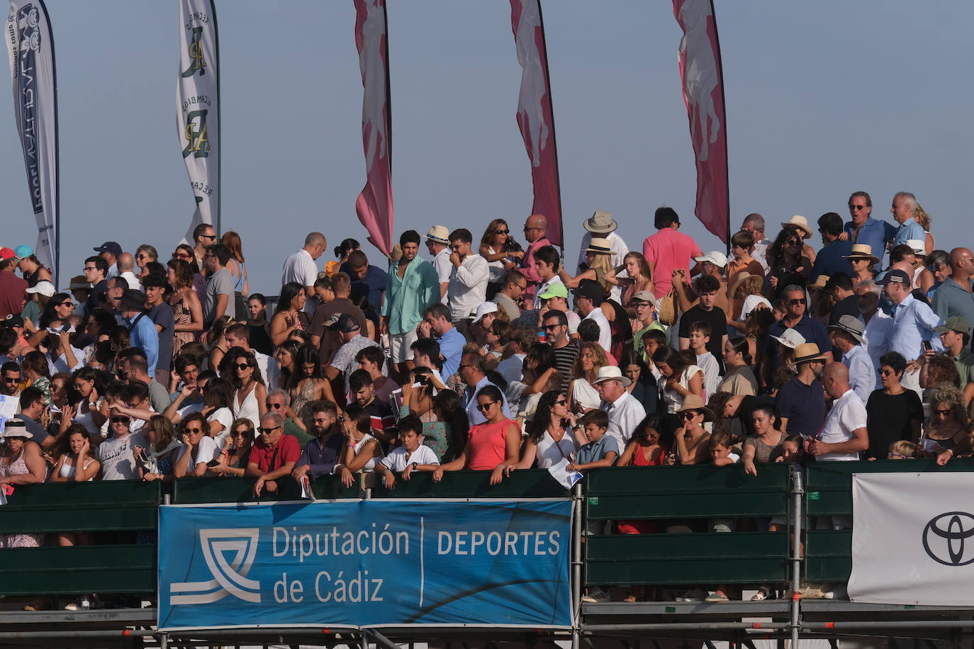 Búscate en las Carreras de Caballos de Sanlúcar