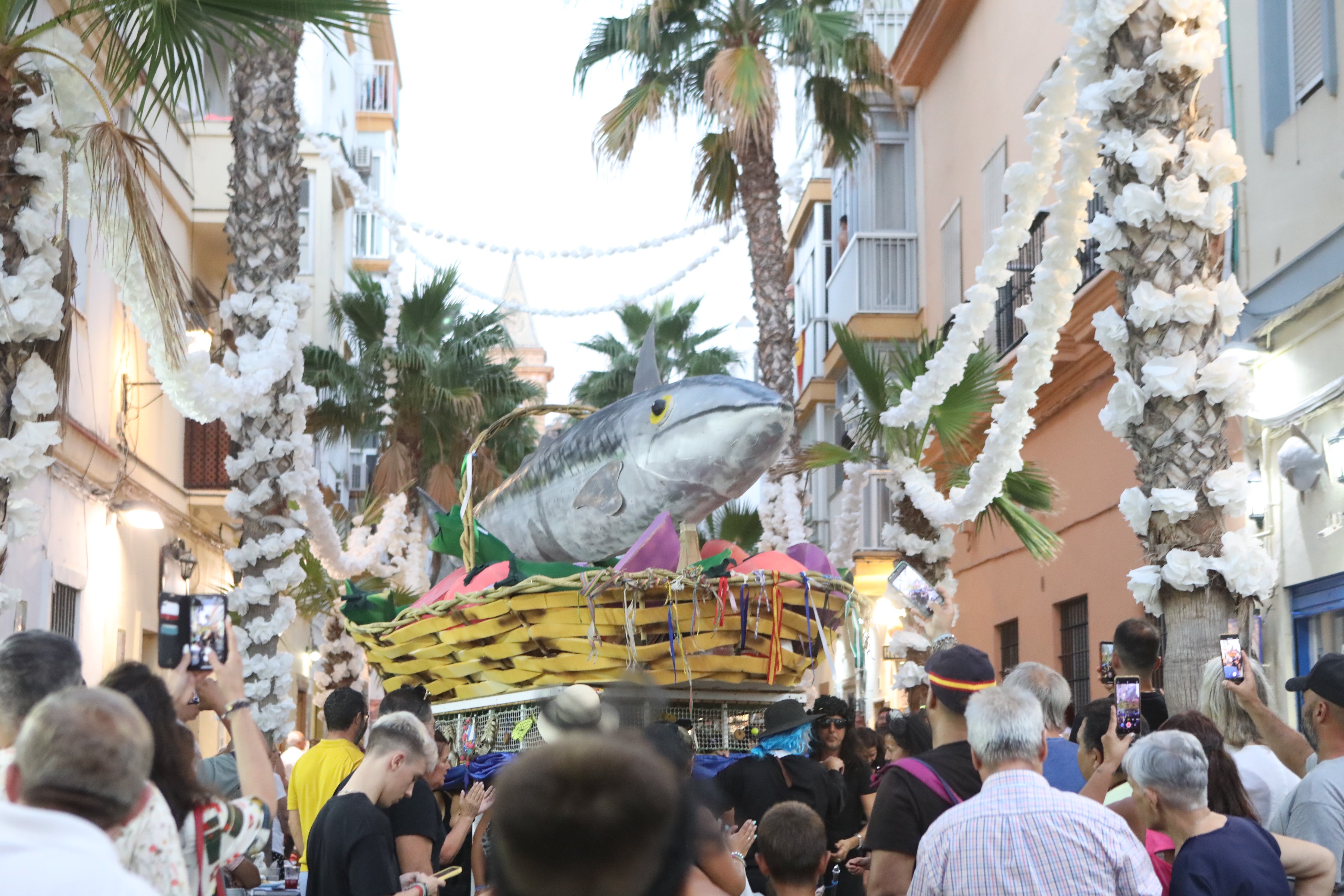 El entierro de la caballa, en imágenes: esta es la fiesta típica de Cádiz