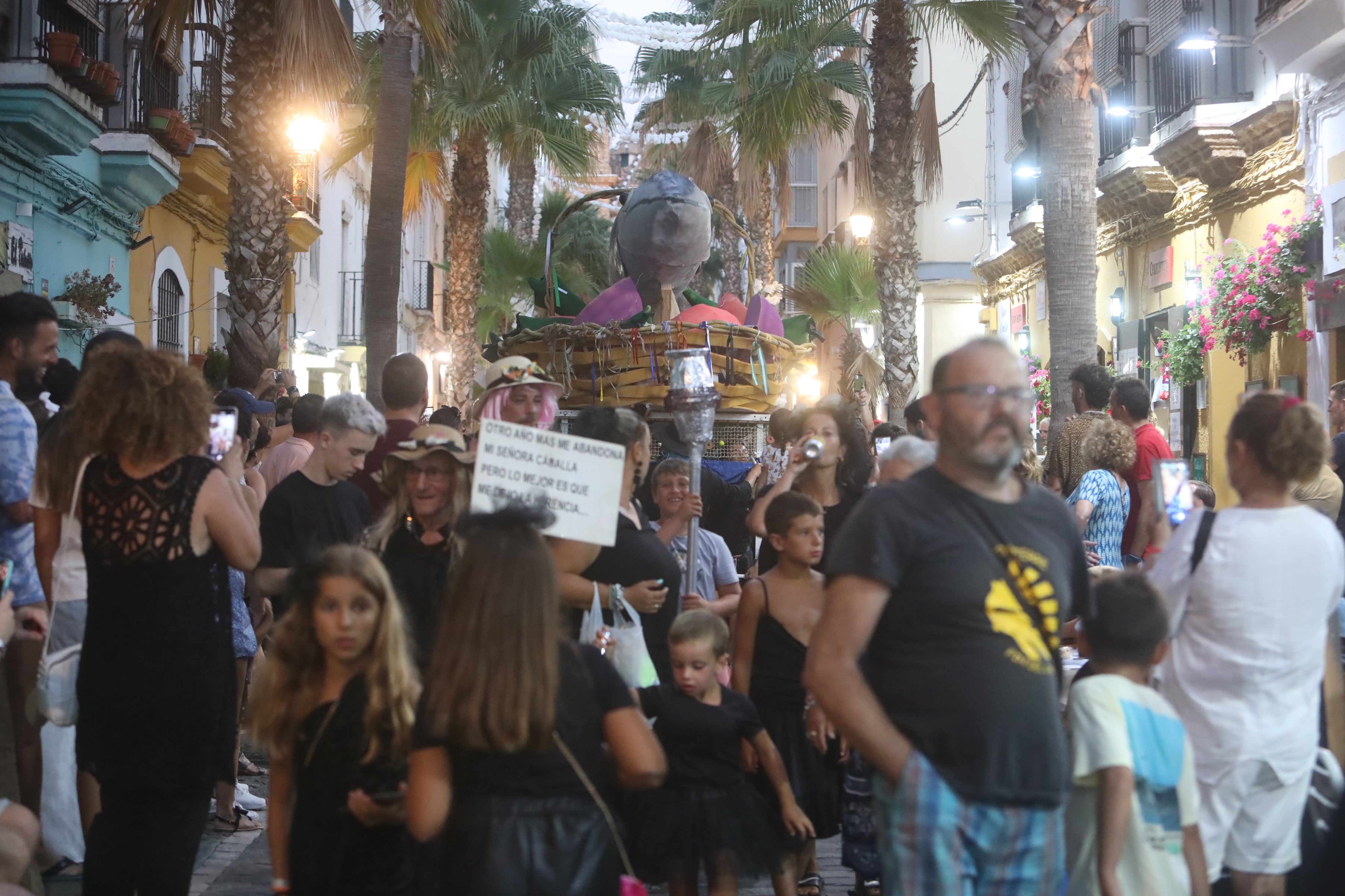 El entierro de la caballa, en imágenes: esta es la fiesta típica de Cádiz