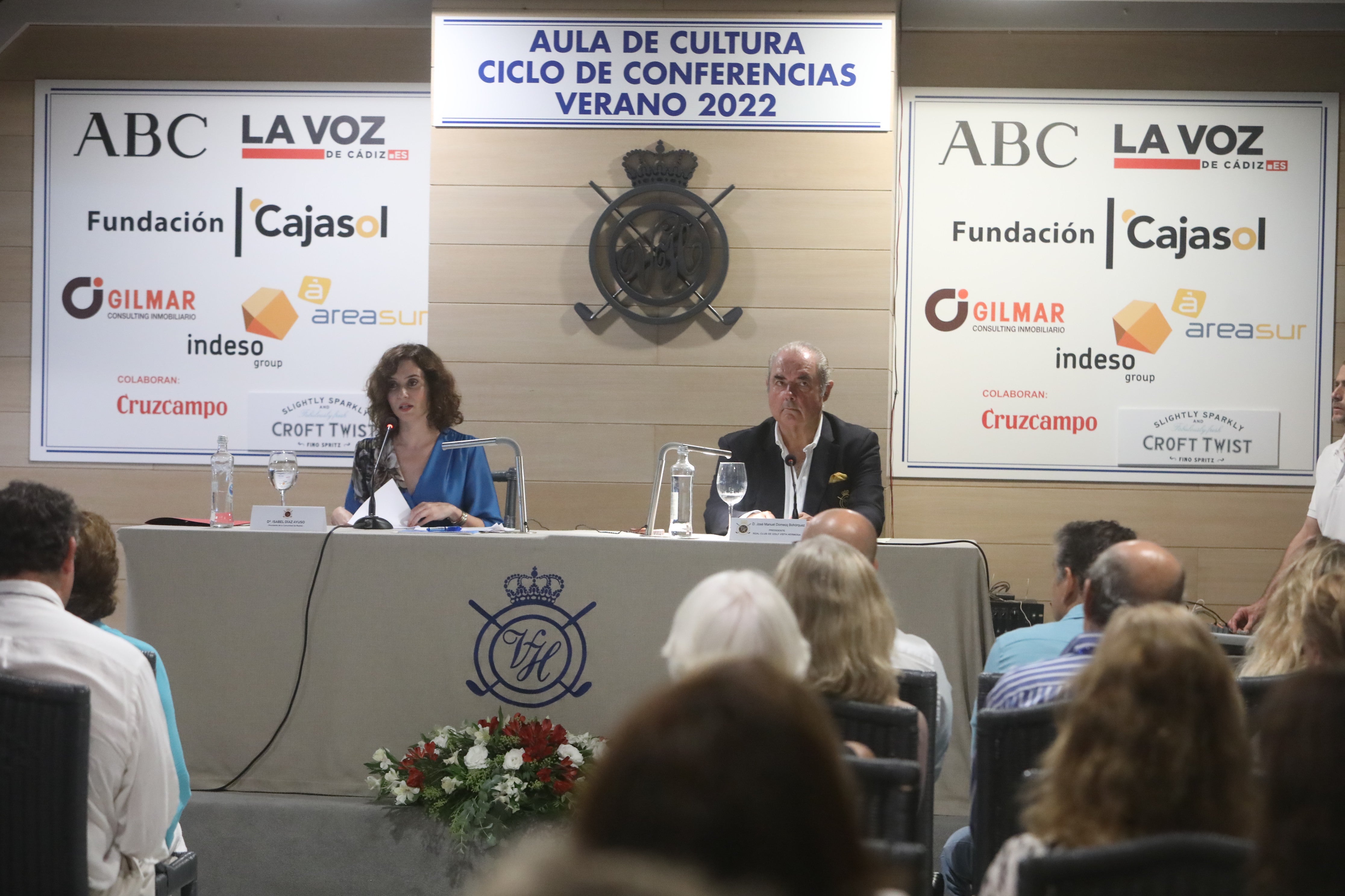 Fotos: Isabel Díaz Ayuso, en el Aula de Vista Hermosa de El Puerto