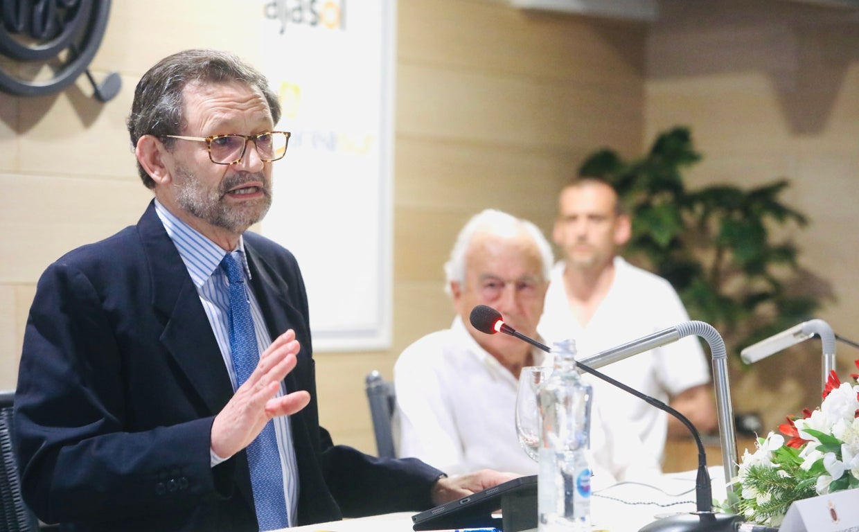 Un momento de la charla de José Antonio Sánchez Calzado