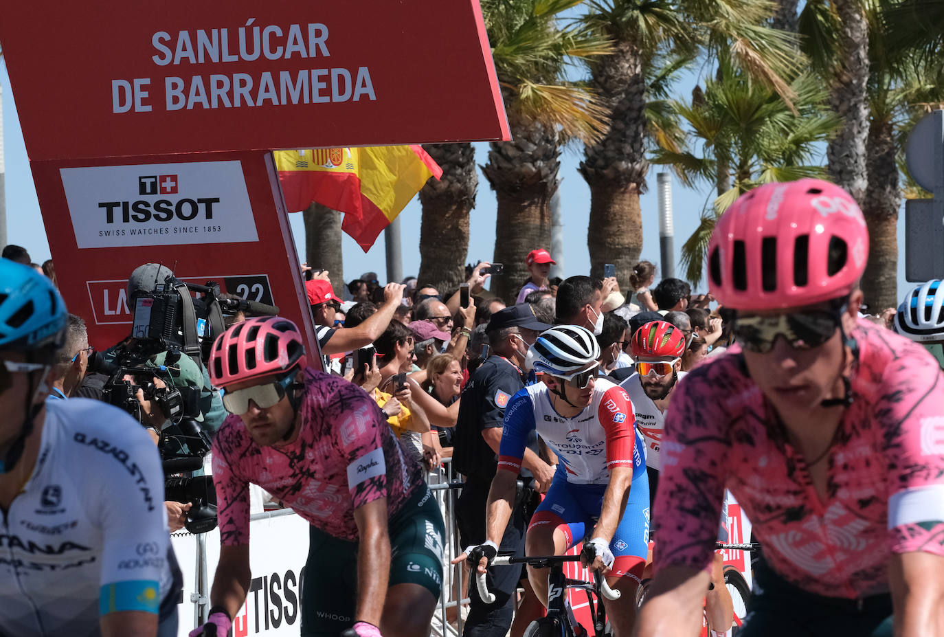 Las imágenes de la Vuelta Ciclista a España a su paso por Sanlúcar