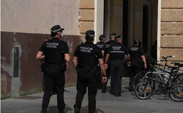Autonomía Obrera dice que la Policía Local de Cádiz quiere 3.000 euros más al año por agente