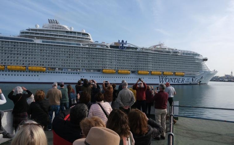 El Puerto de Cádiz refuerza su oferta para cruceros en el mayor evento del sector de Europa