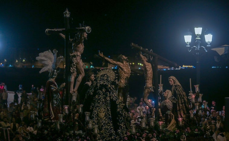 Video: El Perdón, en Catedral con la banda del Rosario de Cádiz y suena 'Eternidad'