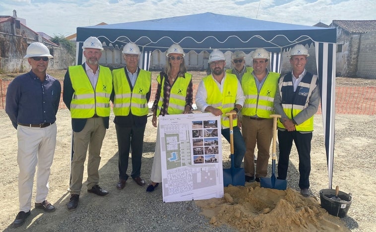 Primera piedra de la construcción de los Jardines de Albareda, en El Puerto