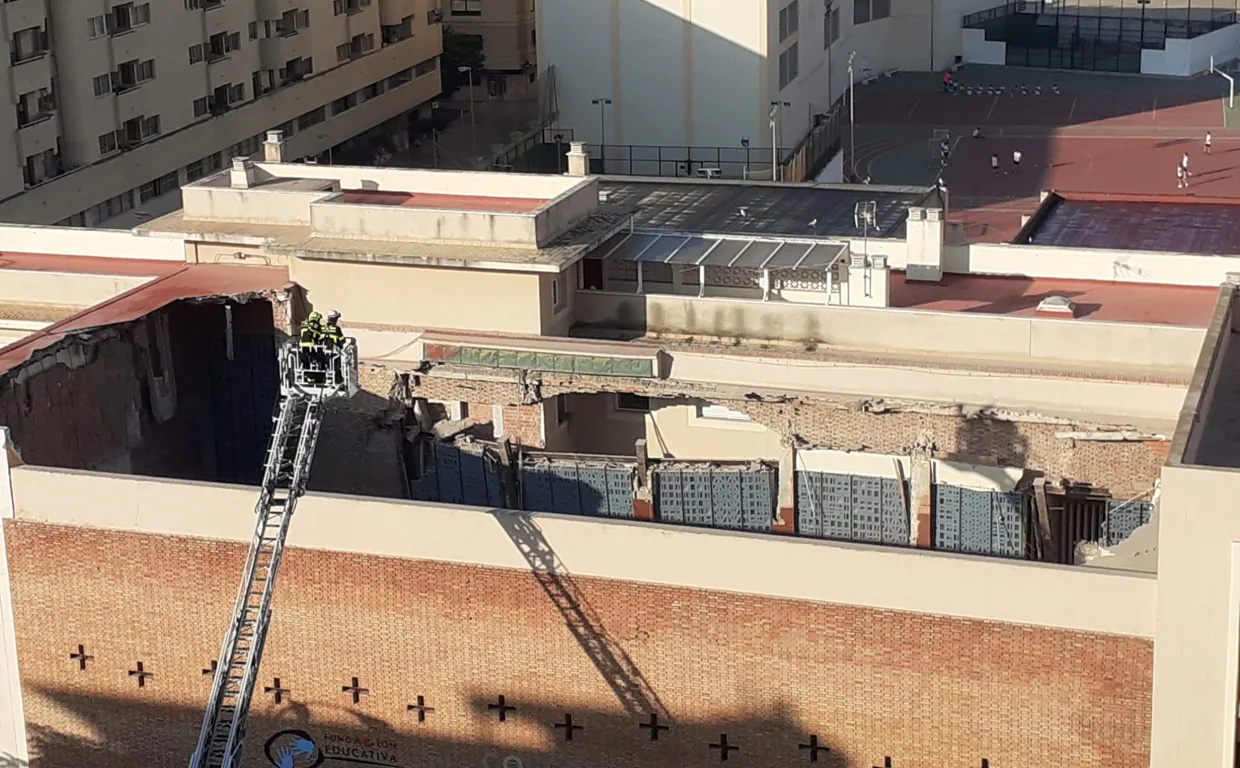 Fotos: así ha quedado el colegio de las Esclavas de Cádiz tras derrumbarse el techo