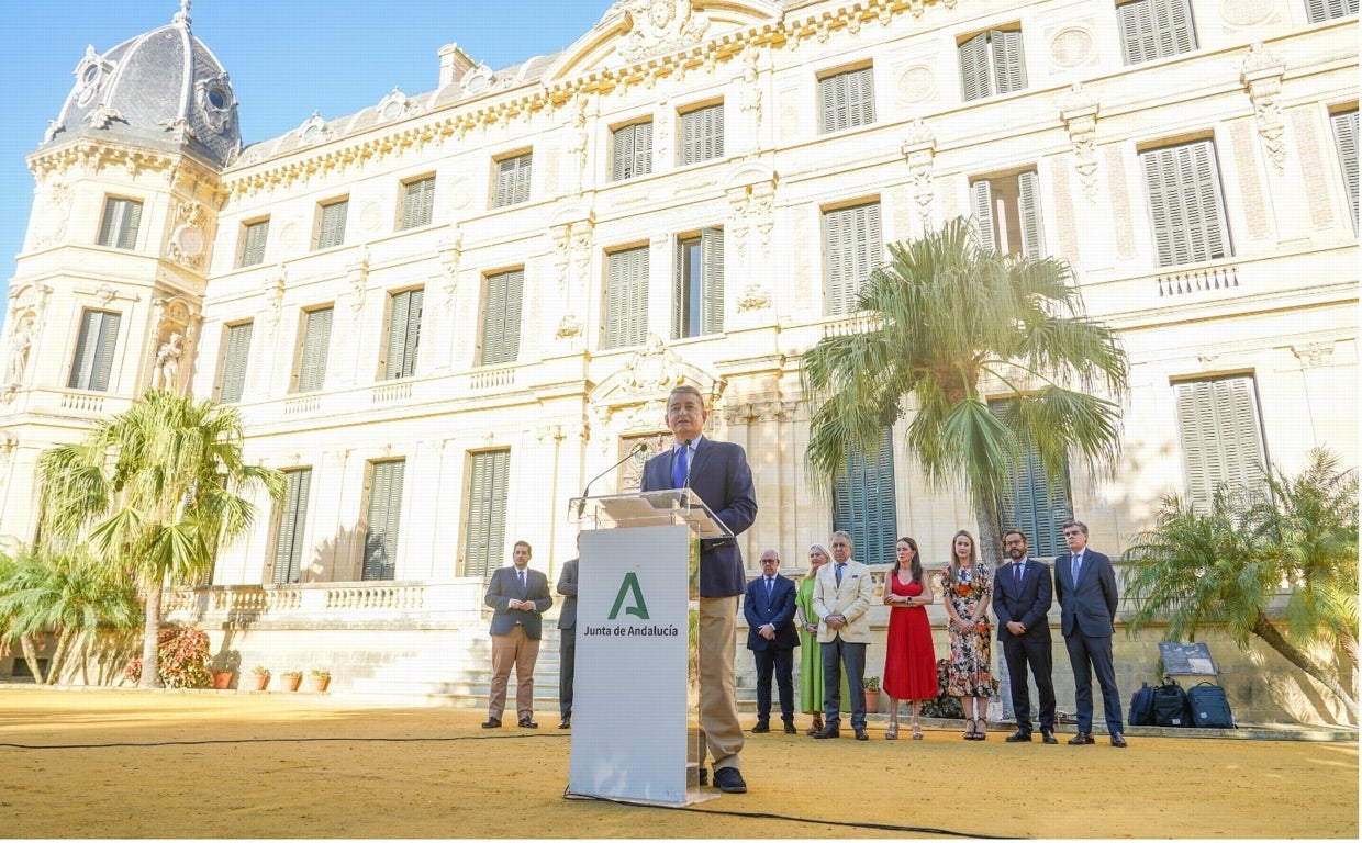 Antonio Sanz tras la reunión con los delegados del Gobierno de la Junta en la Real Escuela Ecuestre.