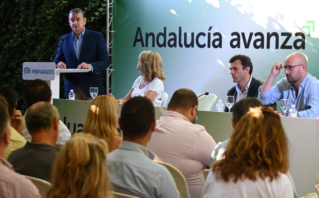 Momento de la intervención de Sanz en la reunión del PP que ha tenido lugar este sábado en El Puerto