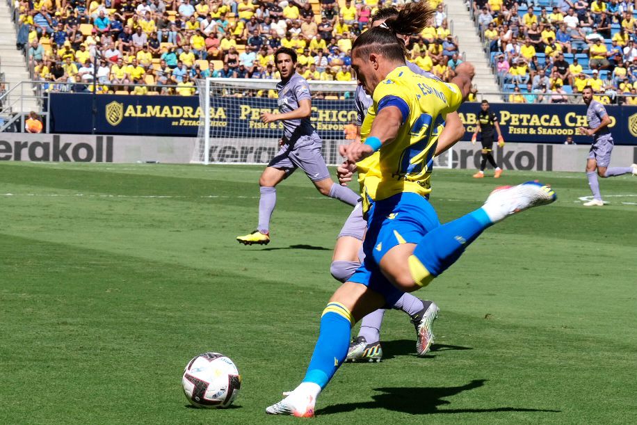 El partido entre el Cádiz y el Villarreal, en imágenes