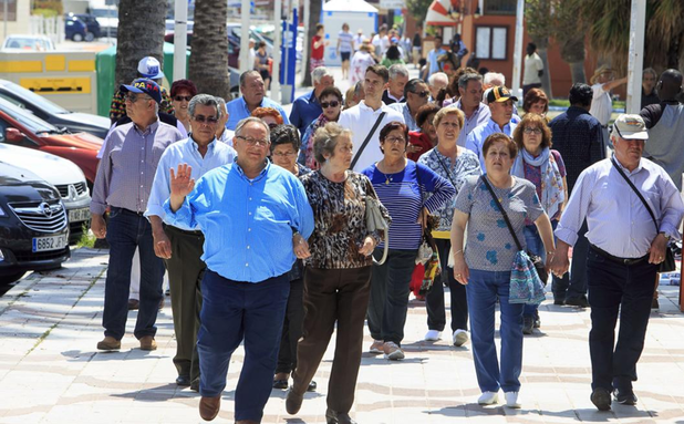 Los viajes del Imserso contra la demografía: cada vez más demanda para menos oferta en la provincia de Cádiz