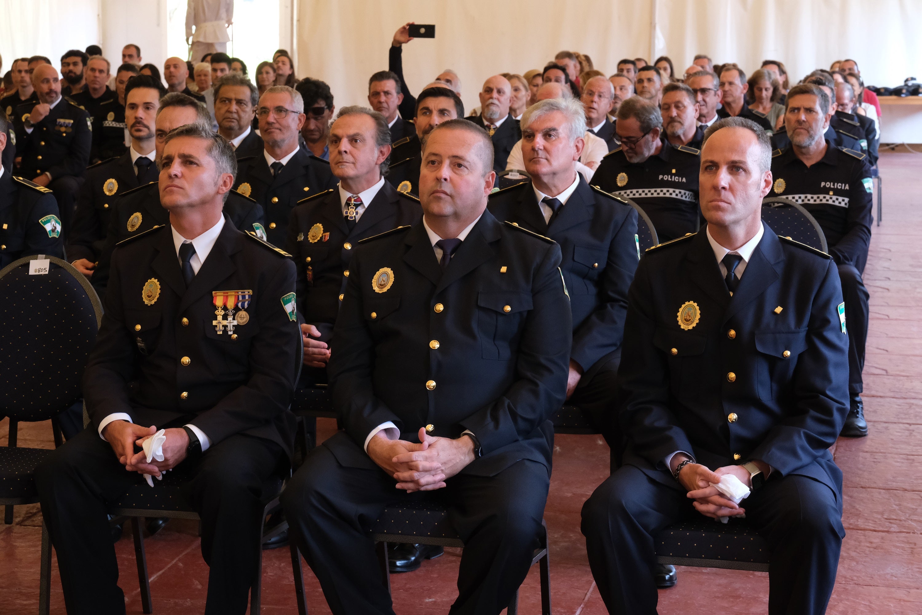 En imágenes: Condecoración a 70 agentes de la Policía Local de Cádiz