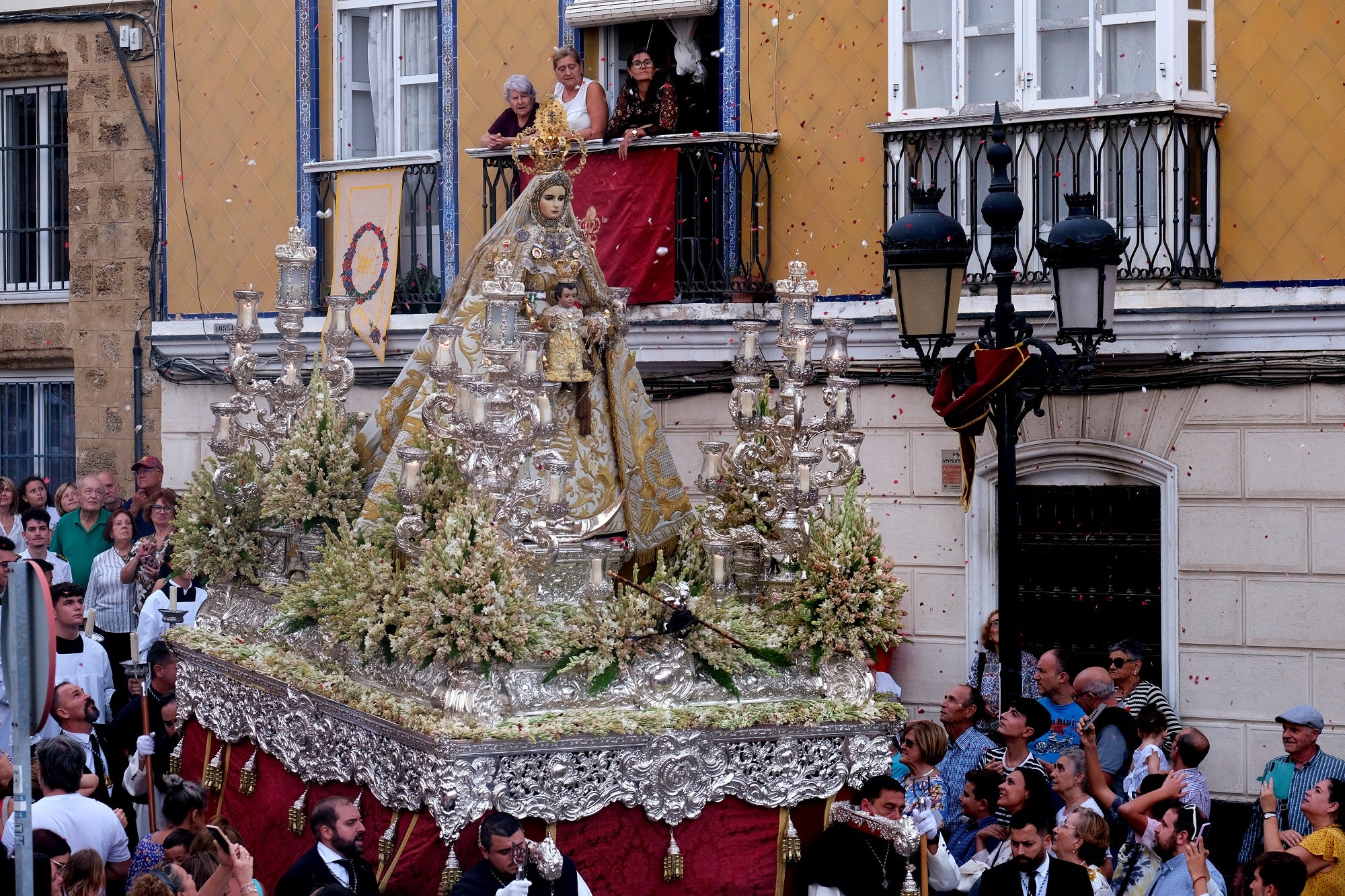 En imágenes: Procesión de la Virgen del Rosario