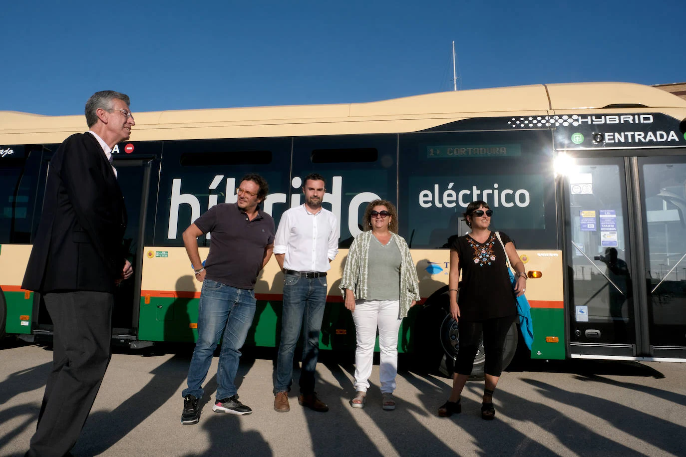 Fotos: Así son los nuevos autobuses híbridos de Cádiz