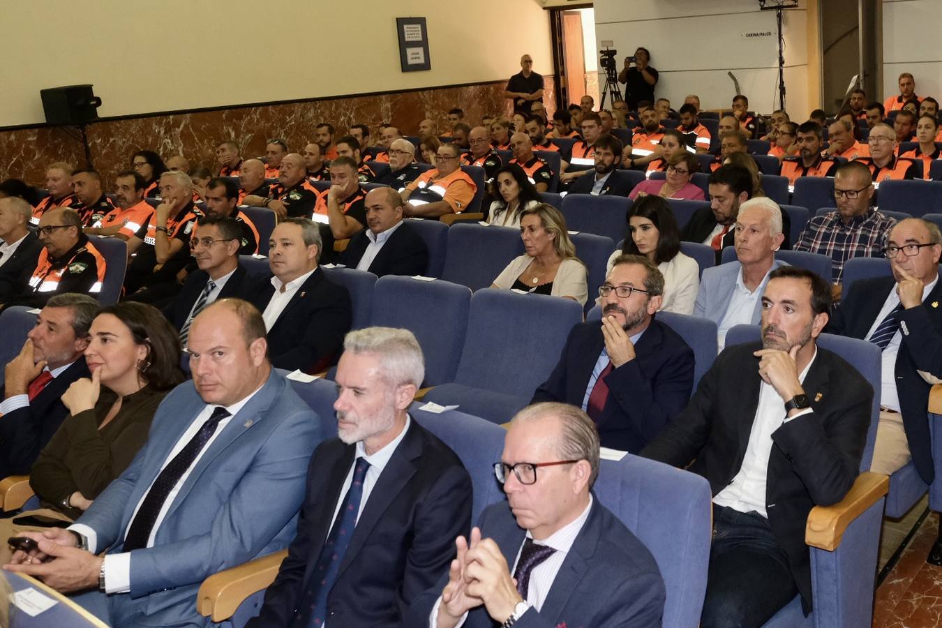 Fotos: Entrega de las Medallas de Oro al Mérito de Protección Civil a las agrupaciones del voluntariado de Cádiz