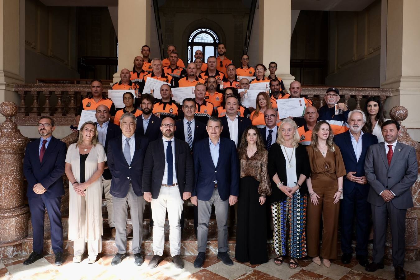 Fotos: Entrega de las Medallas de Oro al Mérito de Protección Civil a las agrupaciones del voluntariado de Cádiz