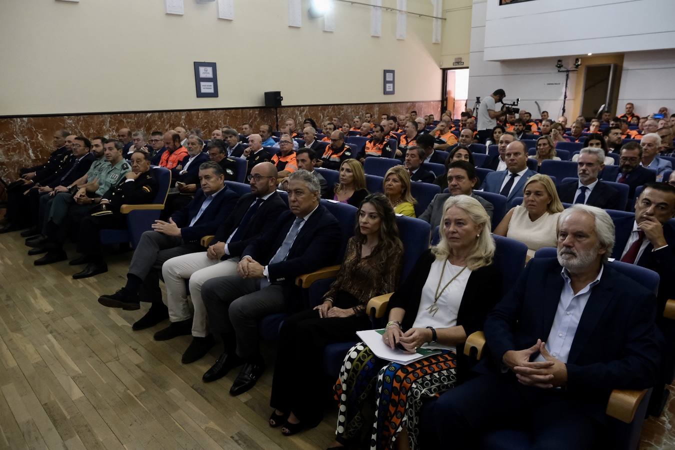 Fotos: Entrega de las Medallas de Oro al Mérito de Protección Civil a las agrupaciones del voluntariado de Cádiz