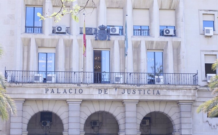 El exalcalde de Algeciras niega los cargos en Fitonovo y un empleado alega que sólo llevó un «sobre» con dinero