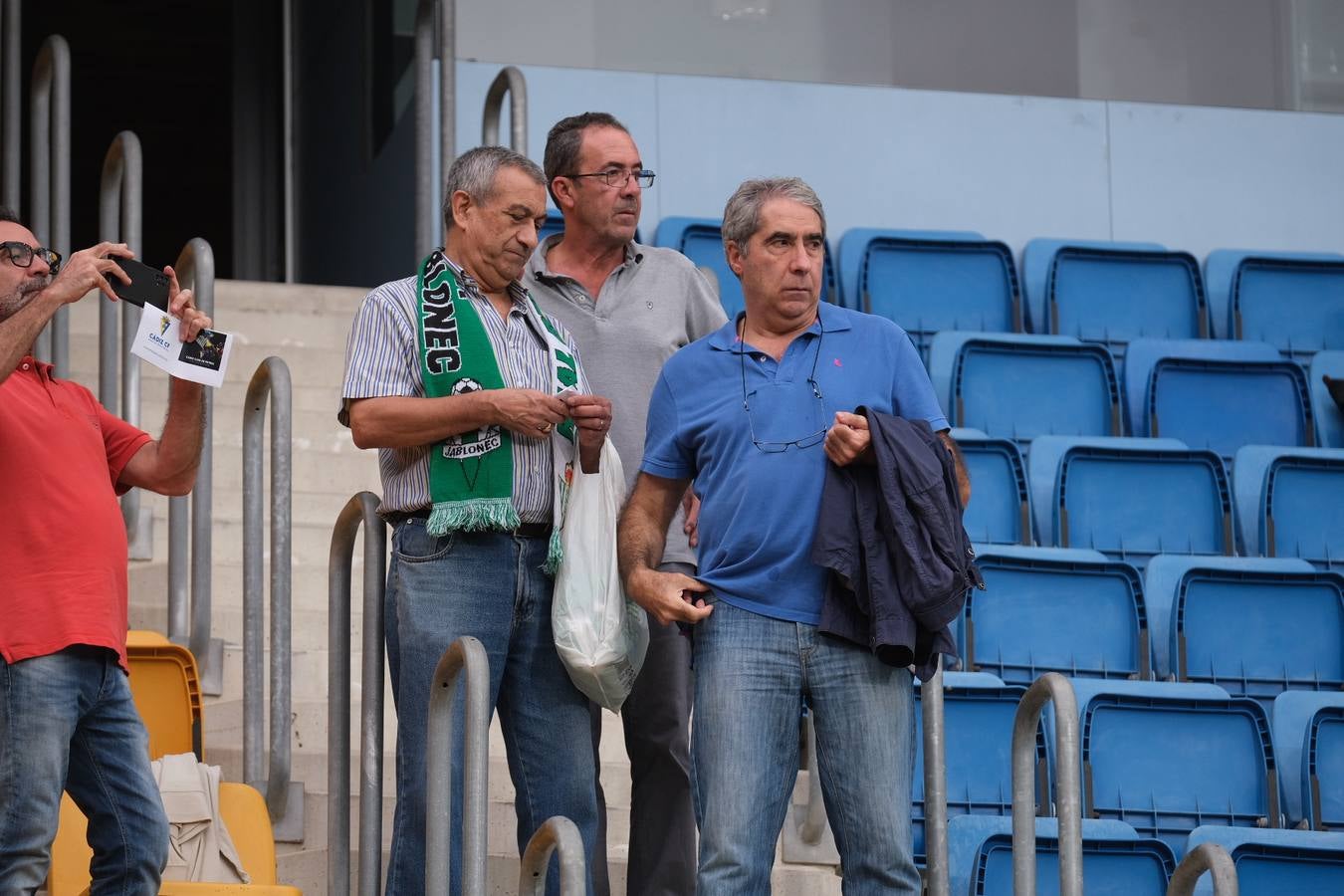 ¿Has estado en el Estadio viendo el Cádiz CF-Real Betis? Búscate en estas imágenes