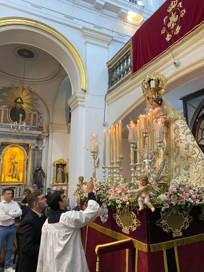 Fotos: La Virgen del Rosario de la parroquia, por las calles