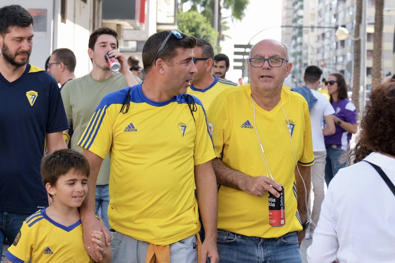 Búscate en el Cádiz - Atlético: el gran ambiente en Carranza, en imágenes