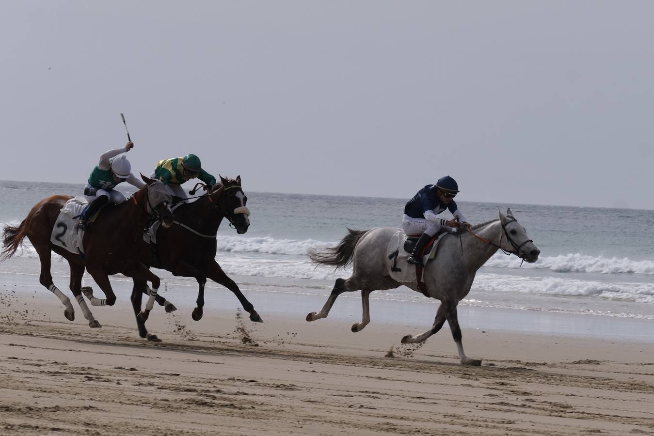 FOTOS: Carreras de caballos en la playa de Zahara de los Atunes