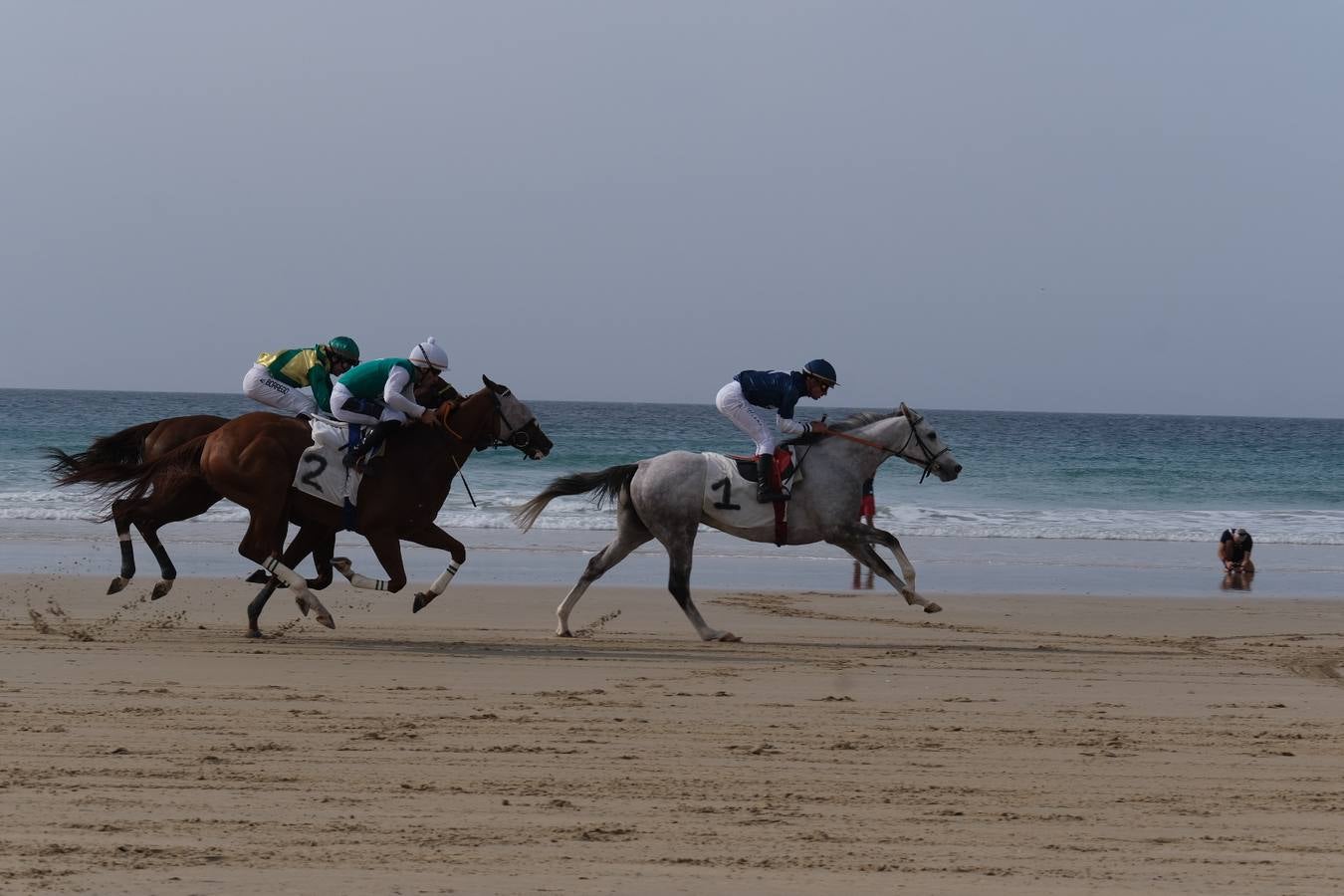 FOTOS: Carreras de caballos en la playa de Zahara de los Atunes