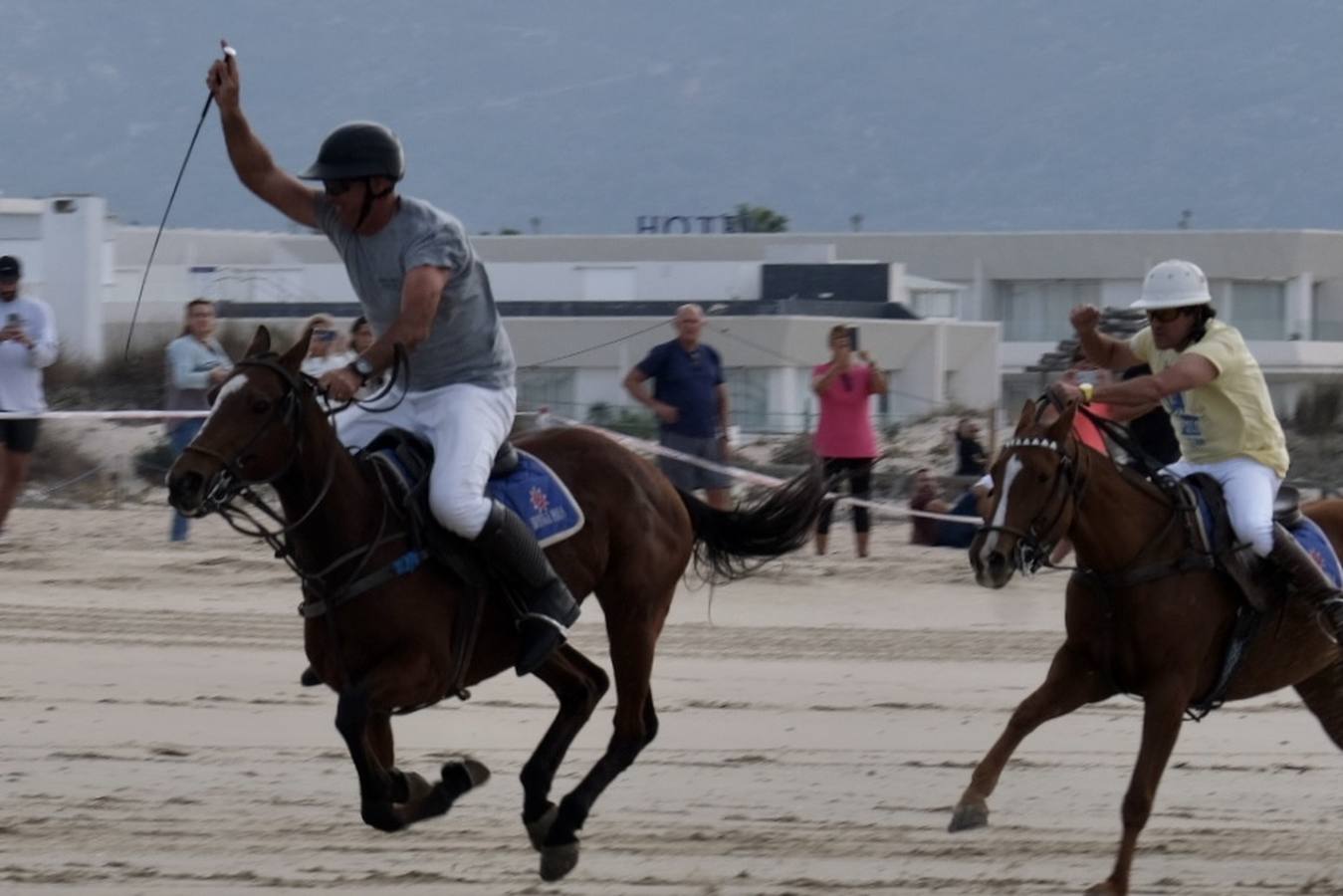 FOTOS: Carreras de caballos en la playa de Zahara de los Atunes
