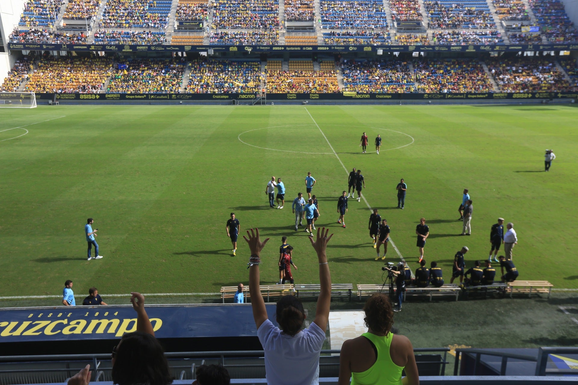 Fotos: la ilusión de los niños llena el Estadio del Cádiz CF