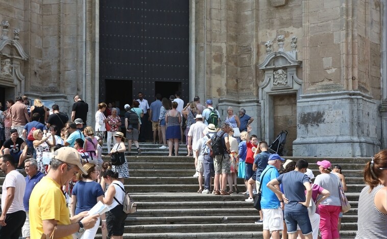 La Catedral de Cádiz supone el 95% de los ingresos por explotación de patrimonio de la Diócesis