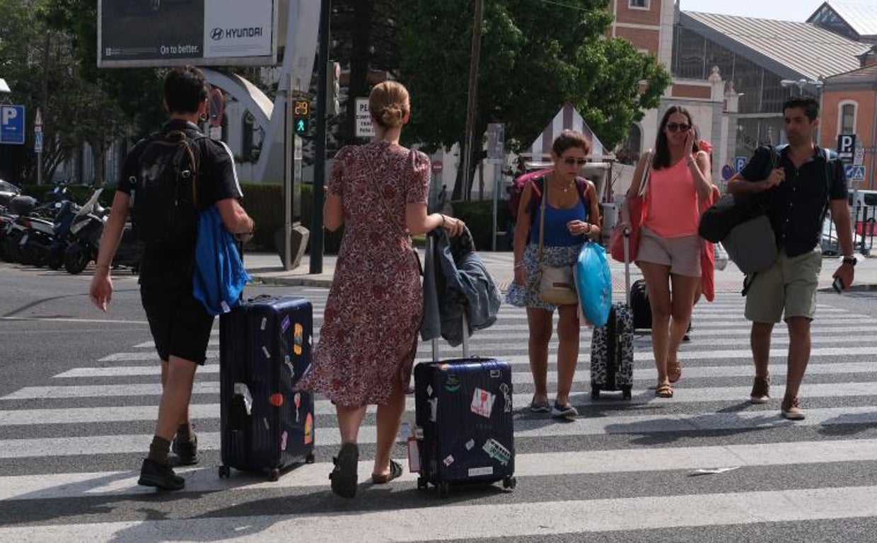 El Ayuntamiento de Cádiz lamenta que la Junta inicie «por su cuenta» la declaración de Zona de Gran Afluencia Turística