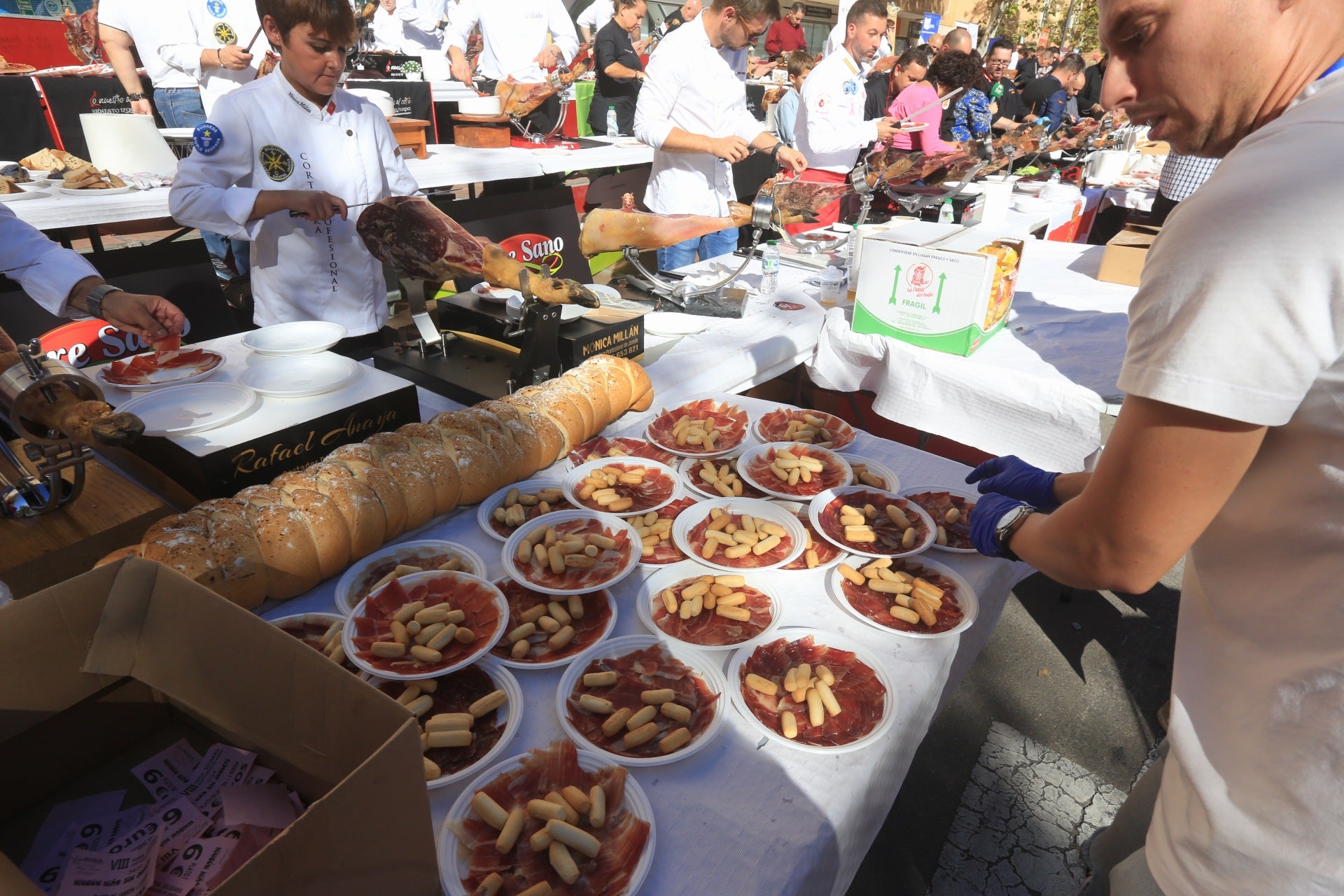 Fotos: Las espectaculares imágenes que dejan los cortadores de jamón en San Fernando