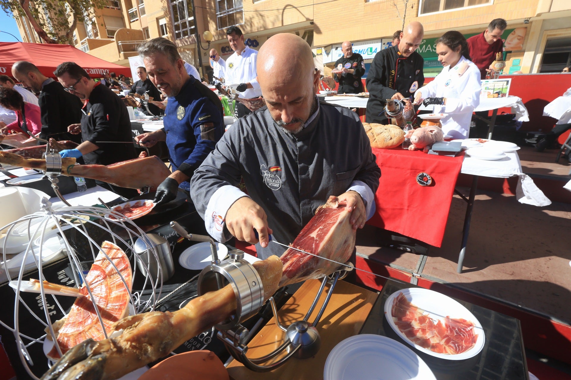 Fotos: Las espectaculares imágenes que dejan los cortadores de jamón en San Fernando