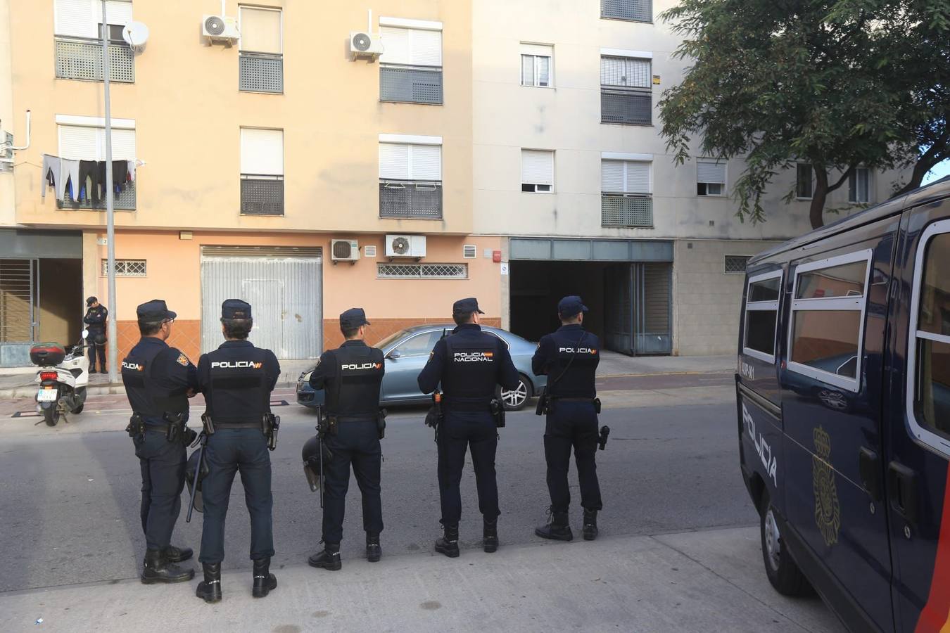 Las imágenes del importante operativo policial en Rota y Chipiona