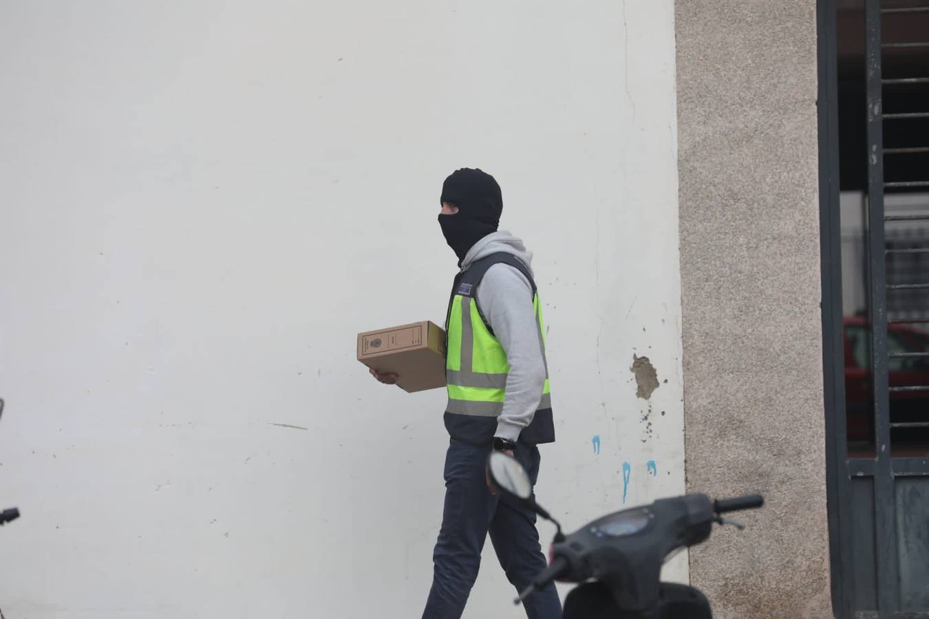 Las imágenes del importante operativo policial en Rota y Chipiona