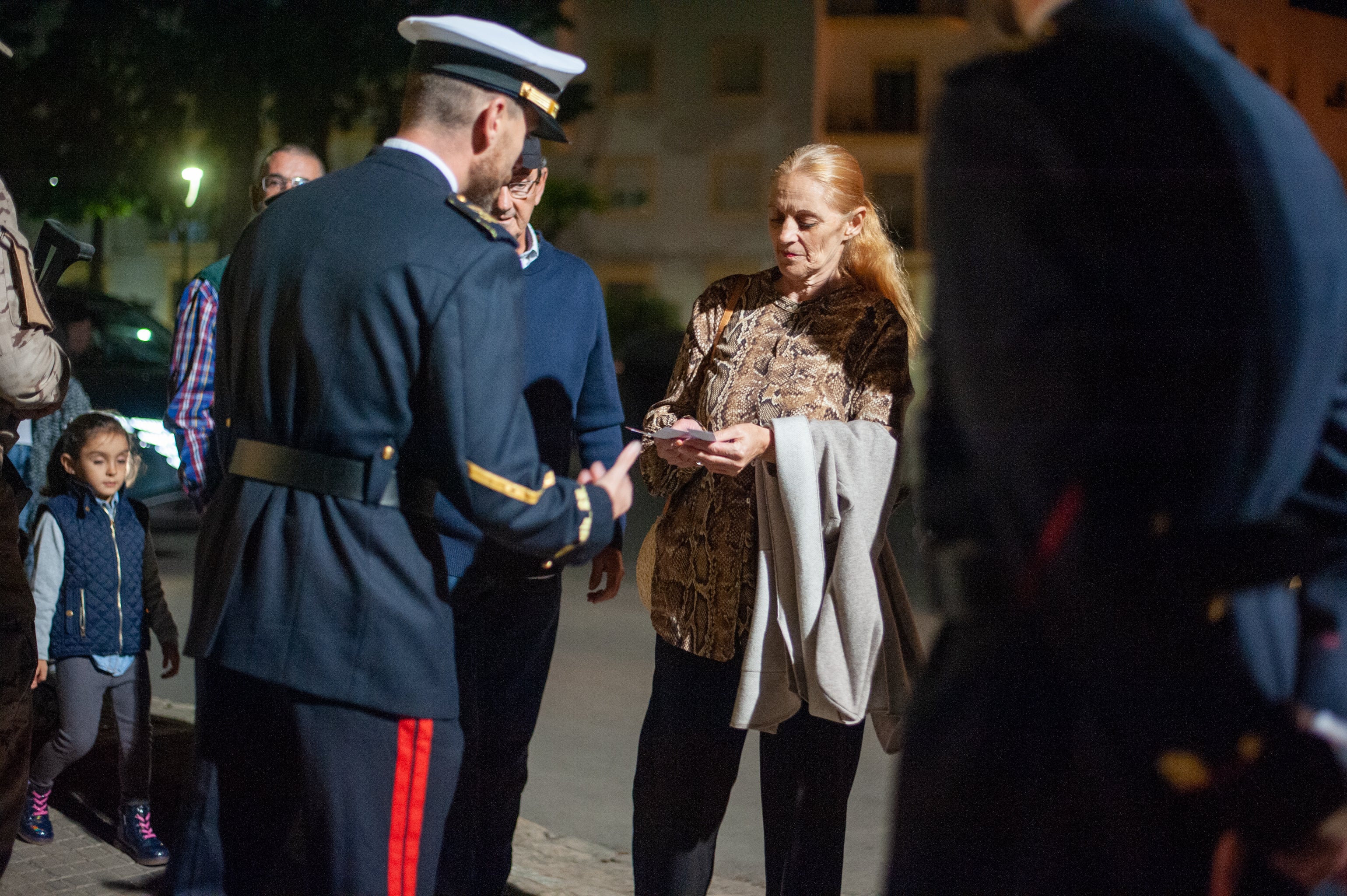 Todas las imágenes del arriado solemne de bandera en el Tercio de Armada de San Fernando