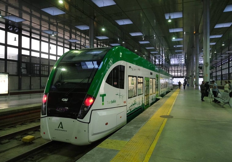 El Trambahía supera los 100.000 viajeros desde su puesta en servicio