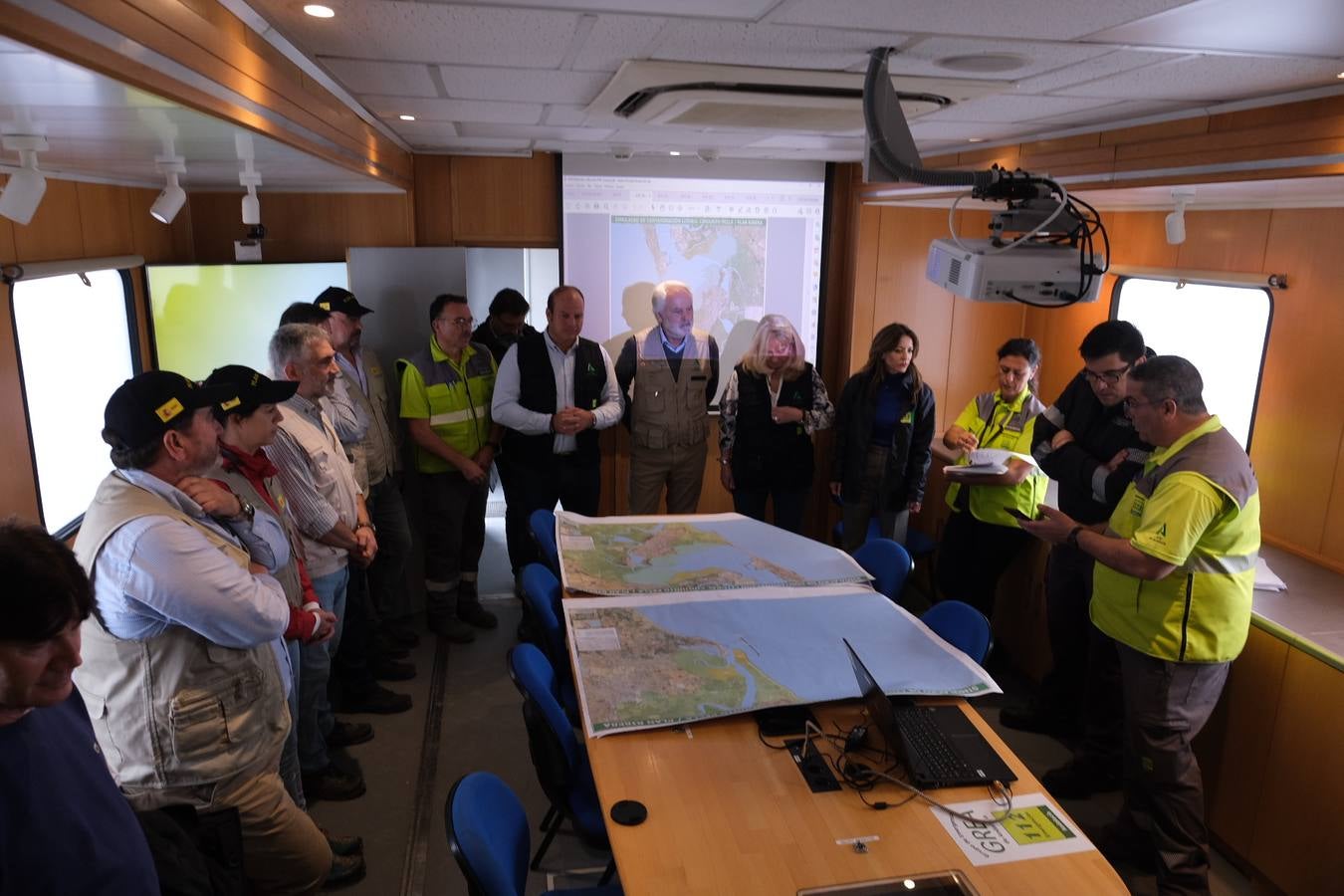 El Puerto se prepara para combatir un vertido de 3.000 toneladas de fueloil