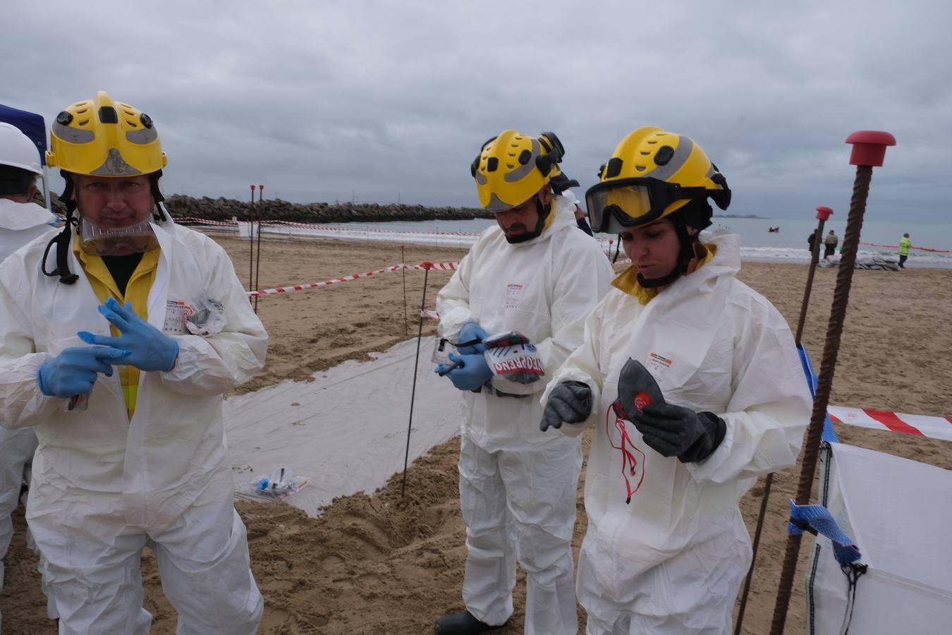 El Puerto se prepara para combatir un vertido de 3.000 toneladas de fueloil