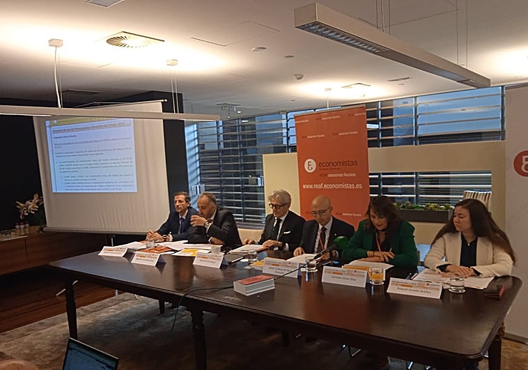 Economistas de todo el país debaten en Cádiz sobre IRPF y Patrimonio