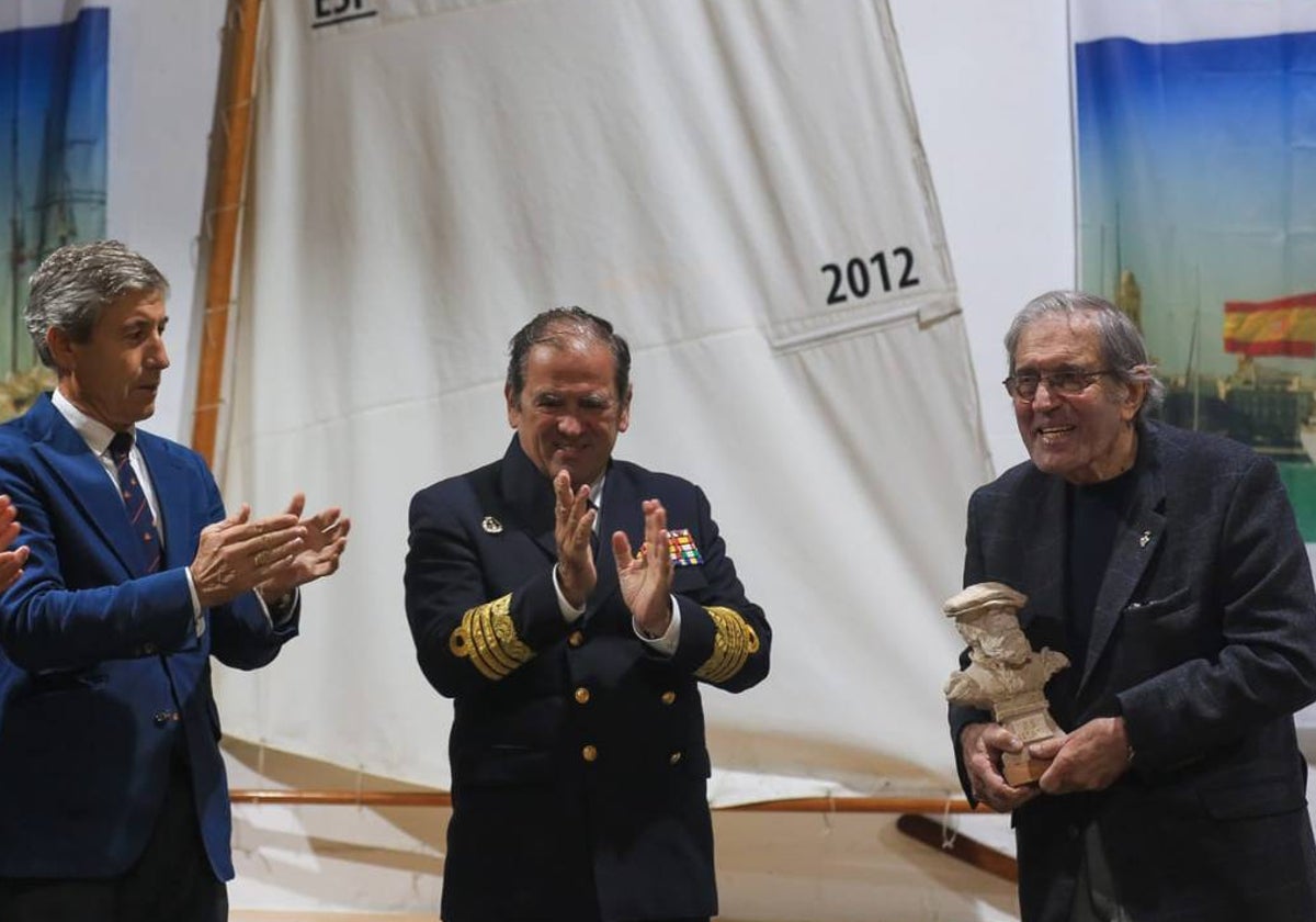 Fotos: El navegante británico Jimmy Cornell recibe el premio Juan Sebastián Elcano en Cádiz